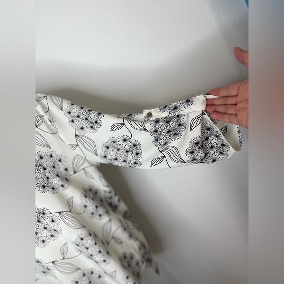 Lulus Floral Print Tunic V Neck 3/4 Sleeves Lightweight Medium - Picture 8 of 14